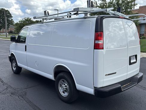 Used 2025 Chevrolet Express 2500 w/ Driver Convenience Package RWD image 5