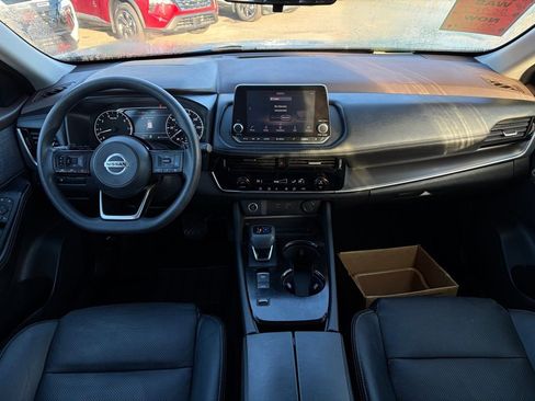 Certified 2021 Nissan Rogue SV image 24