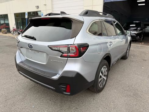 Used 2020 Subaru Outback Premium image 11