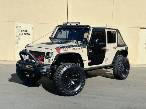 Used 2017 Jeep Wrangler Unlimited Rubicon image 3