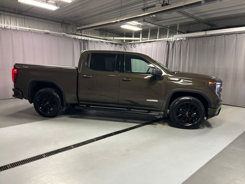 Used 2024 GMC Sierra 1500 Elevation w/ Preferred Package AWD/4WD image 8