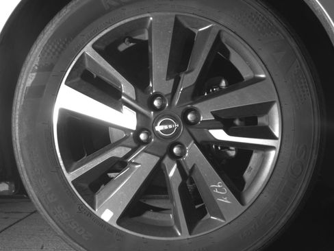 Used 2025 Nissan Versa SV image 13