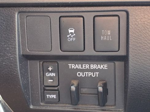 Used 2016 Toyota Tundra SR5 w/ TRD Off Road Package AWD/4WD image 19