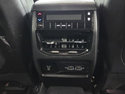 Used 2023 Jeep Grand Cherokee L Laredo w/ Luxury Tech Group I image 21