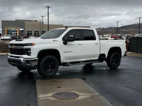 Used 2024 Chevrolet Silverado 2500 LT image 5