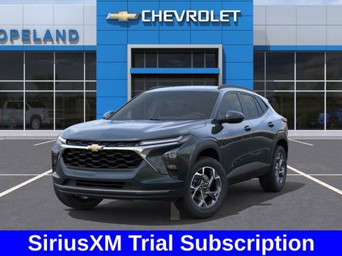 New 2026 Chevrolet Trax LT w/ Driver Confidence Package FWD image 7