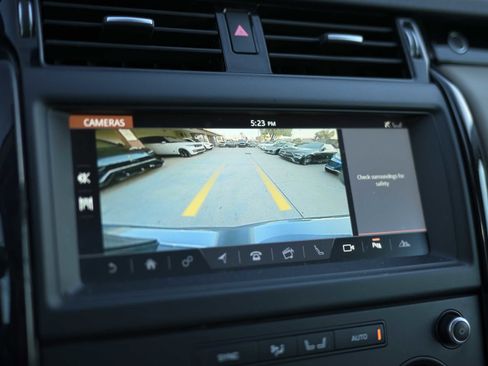 Used 2018 Land Rover Discovery SE image 20