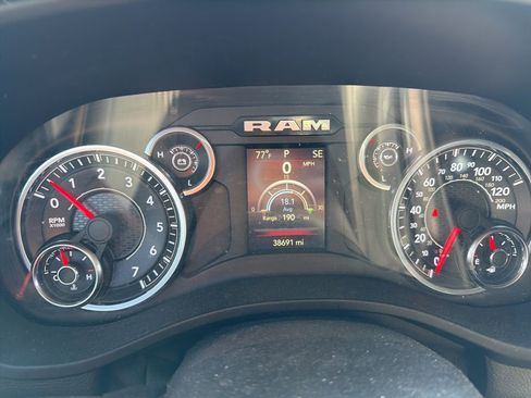 Used 2021 RAM 1500 Big Horn image 9