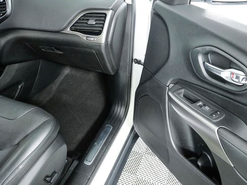 Used 2020 Jeep Cherokee Limited AWD/4WD image 29