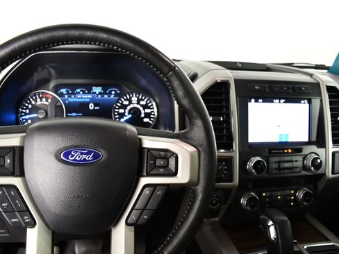 Used 2019 Ford F150 Lariat w/ Equipment Group 502A Luxury AWD/4WD image 19