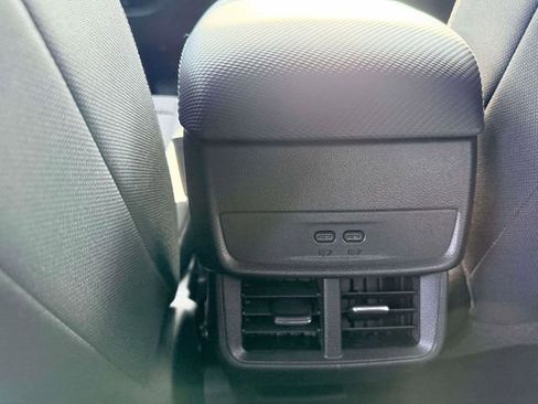 Used 2026 Chevrolet Equinox LT FWD image 14