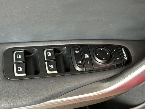 Certified 2019 Kia Stinger GT1 image 12