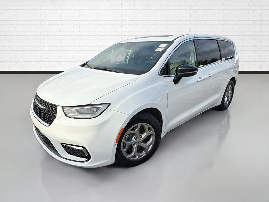 Used 2024 Chrysler Pacifica Limited FWD image 5