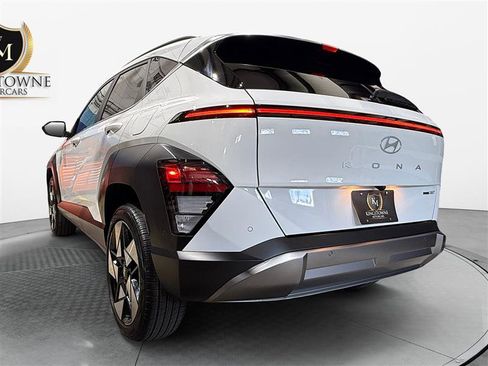 Used 2024 Hyundai Kona Limited AWD/4WD image 3