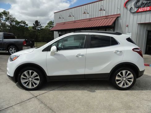 Used 2018 Buick Encore Preferred image 3