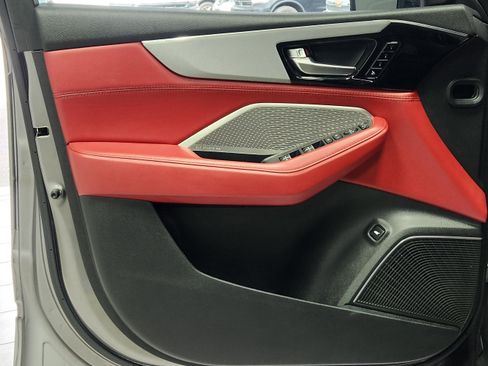 Used 2022 Acura MDX A-Spec image 10