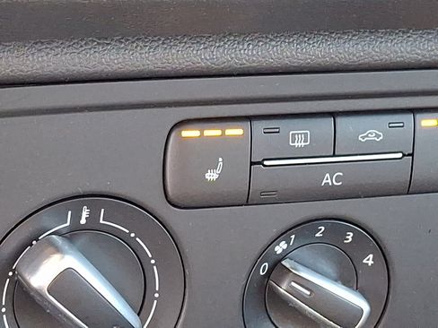 Used 2012 Volkswagen Beetle Turbo image 20