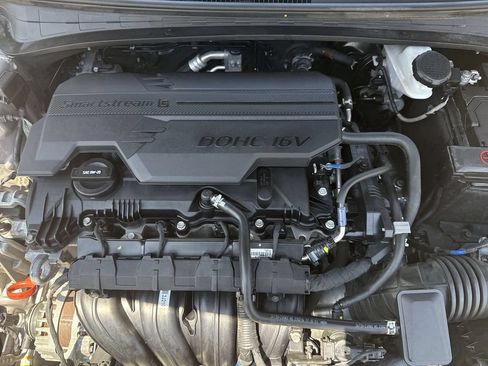 Used 2023 Hyundai Elantra SEL FWD image 17