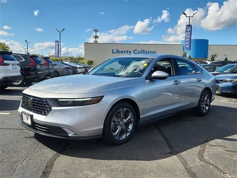 Used 2024 Honda Accord EX image 3