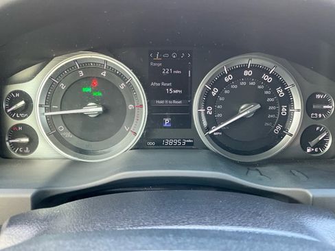 Used 2016 Toyota Land Cruiser image 19