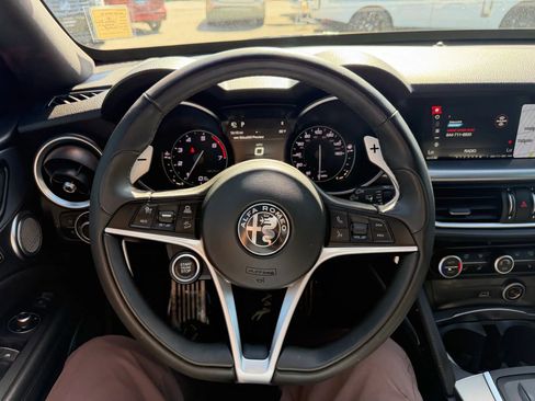 Used 2018 Alfa Romeo Stelvio Ti Sport AWD/4WD image 23