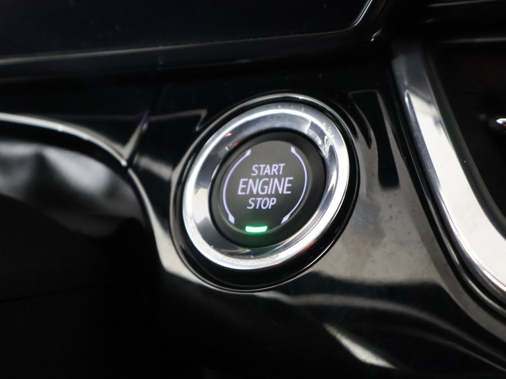 Used 2025 Chevrolet Trax RS FWD image 33