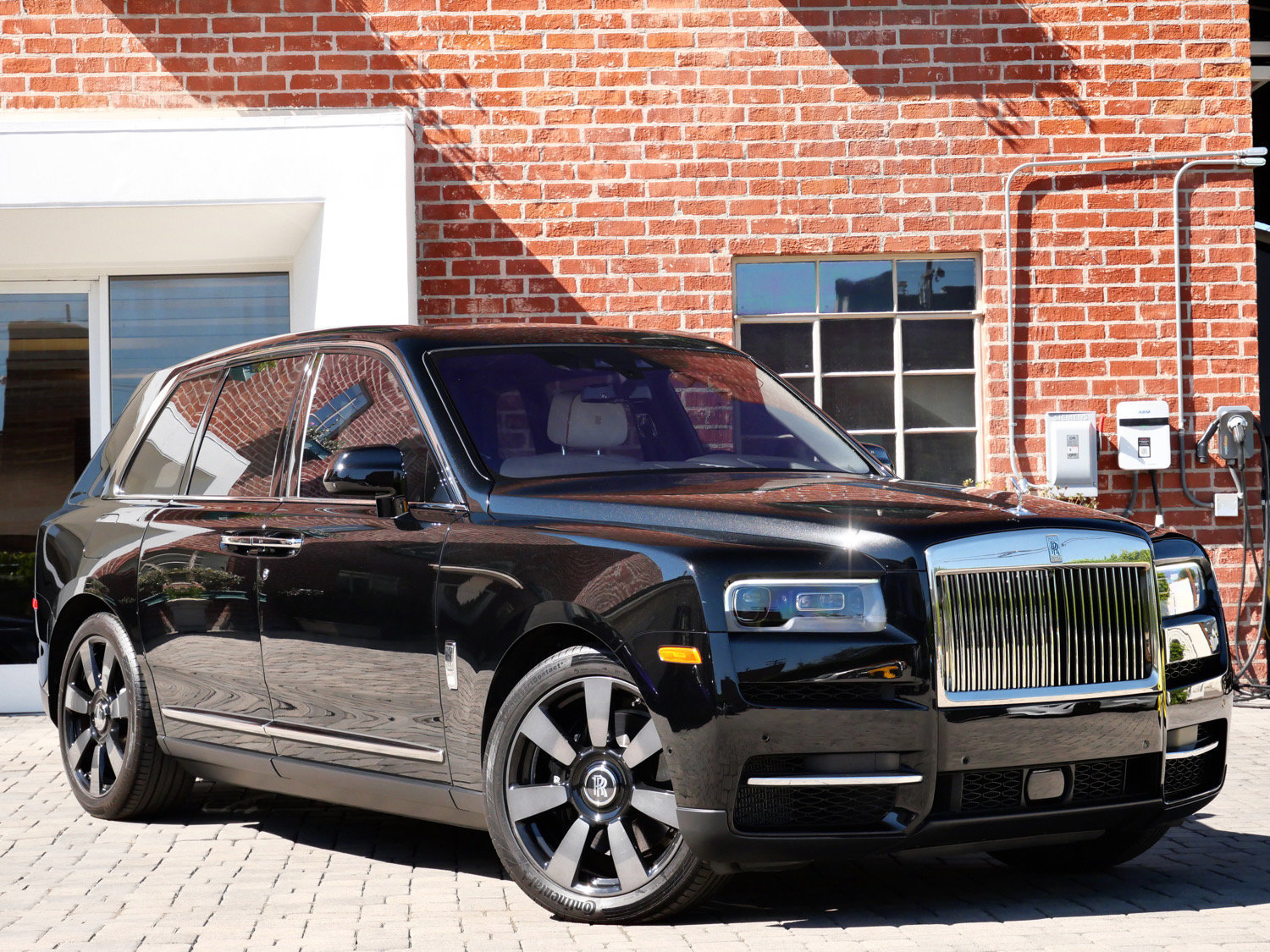 Certified 2022 Rolls-Royce Cullinan w/ Technology Package AWD/4WD image 21