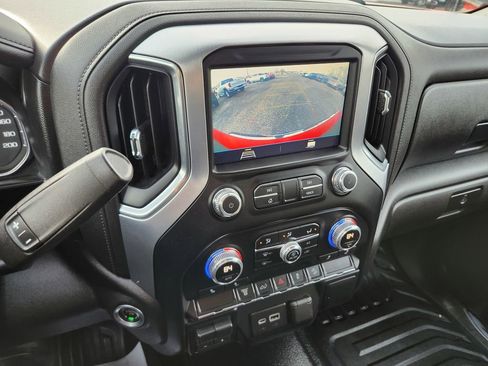 Used 2022 GMC Sierra 2500 SLE w/ SLE Value Package; image 10