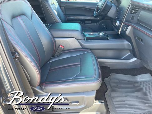 Used 2022 Ford Expedition Limited image 18