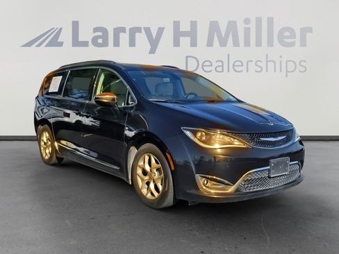Used 2020 Chrysler Pacifica Limited image 7