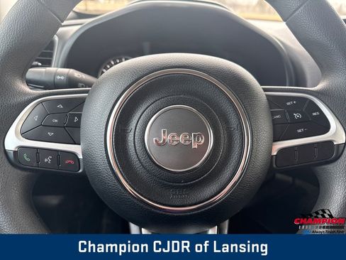 Used 2023 Jeep Renegade Latitude image 16