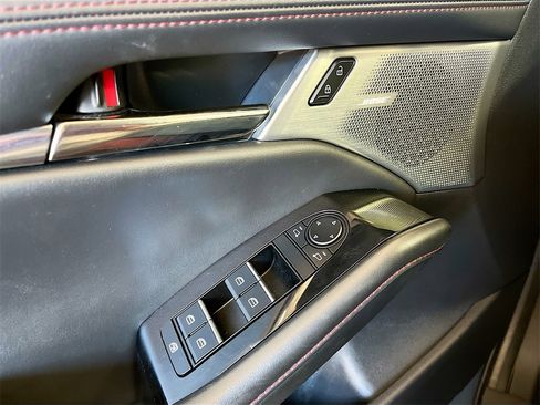 Used 2023 MAZDA MAZDA3 s image 18