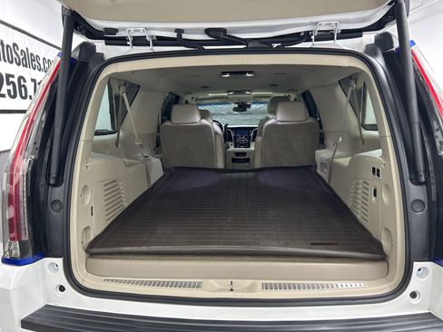 Used 2017 Cadillac Escalade ESV Premium Luxury image 12