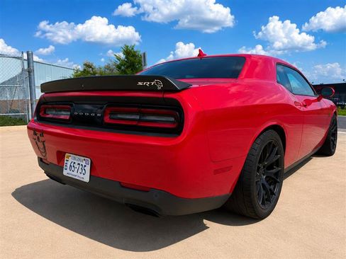 Used 2015 Dodge Challenger SRT Hellcat RWD image 7