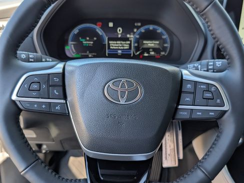Used 2026 Toyota Grand Highlander Limited image 19