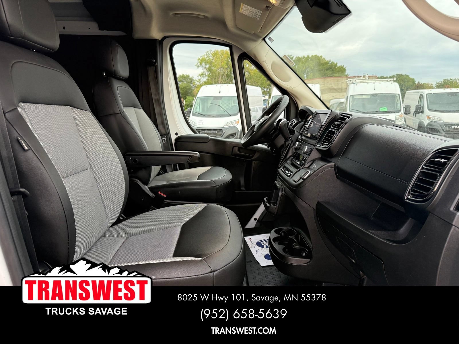 Used 2025 RAM ProMaster 2500 w/ Convenience Group FWD image 7