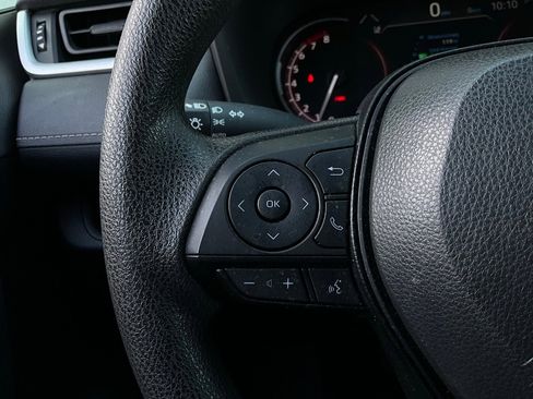 Used 2025 Toyota RAV4 XLE image 33