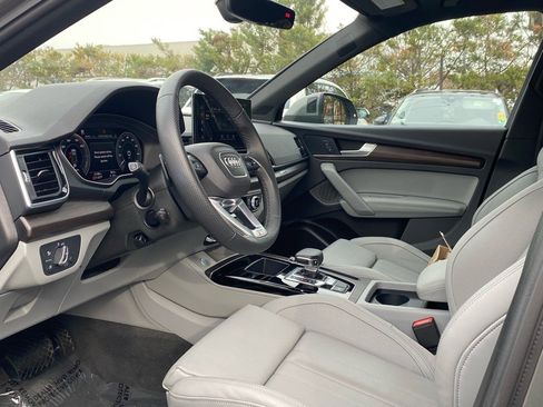 Used 2024 Audi Q5 e Premium Plus w/ Premium Plus Package image 14