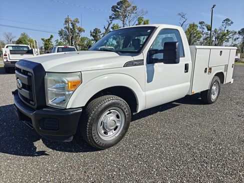 Used 2011 Ford F250 XL image 1