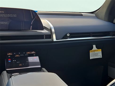 New 2026 Cadillac Vistiq Premium Luxury w/ LPO, Floor Liner Package image 20