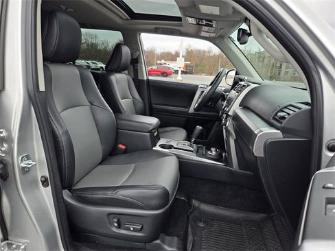 Used 2022 Toyota 4Runner SR5 Premium image 20