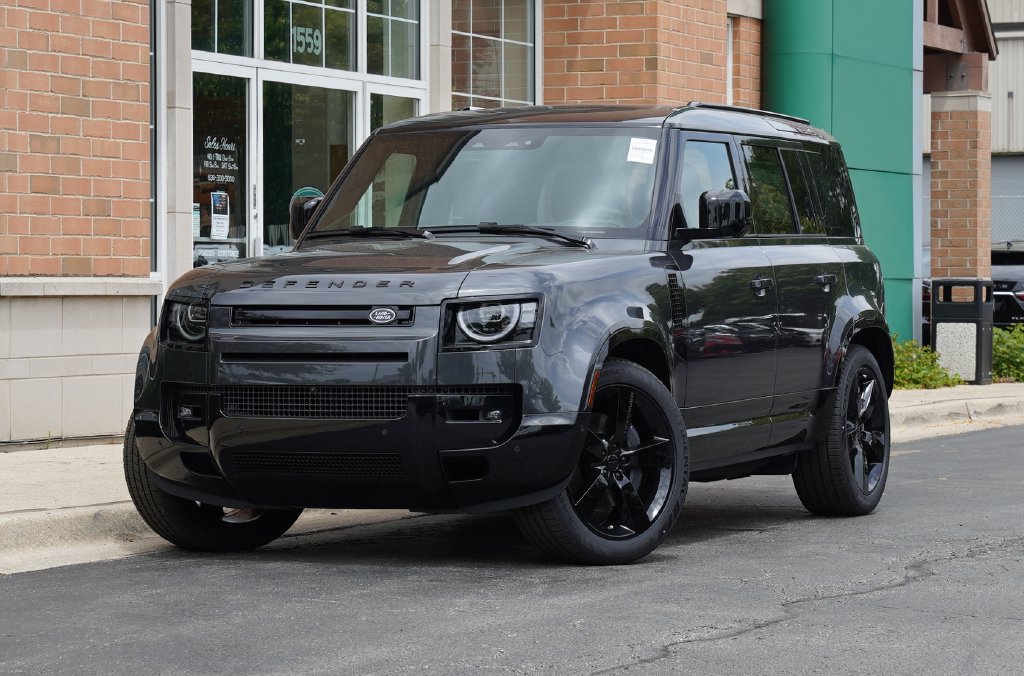 Used 2026 Land Rover Defender 110 X-Dynamic SE AWD/4WD image 1