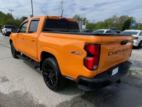 Used 2025 Chevrolet Colorado Z71 w/ Technology Package AWD/4WD image 8