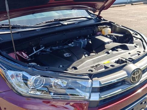 Used 2017 Toyota Highlander Limited AWD/4WD image 51