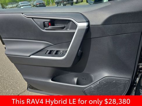 Used 2023 Toyota RAV4 LE image 33