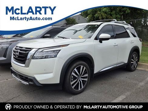 Used 2024 Nissan Pathfinder Platinum w/ Cargo Package AWD/4WD image 1