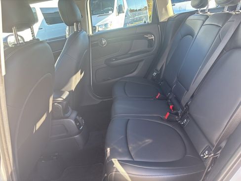 Used 2019 MINI Cooper Countryman w/ Premium Package image 18