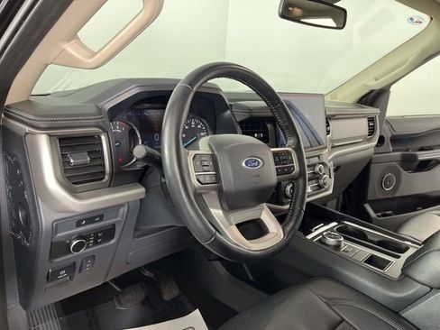 Used 2024 Ford Expedition XLT image 19