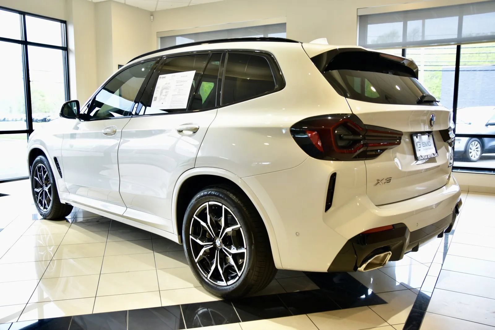 Used 2023 BMW X3 xDrive30i w/ M Sport Package AWD/4WD image 4