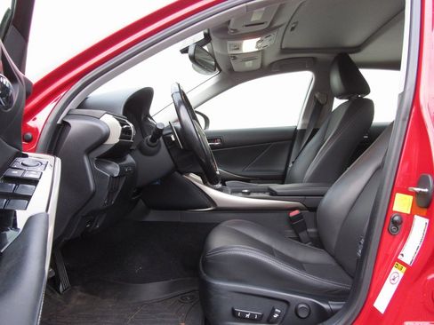 Used 2016 Lexus IS 300 AWD image 9